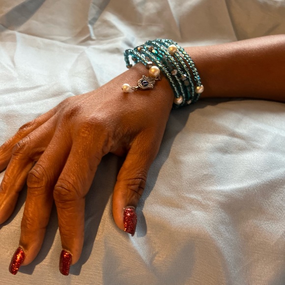 Crystal Memory bracelet and earring set! - Picture 11 of 13